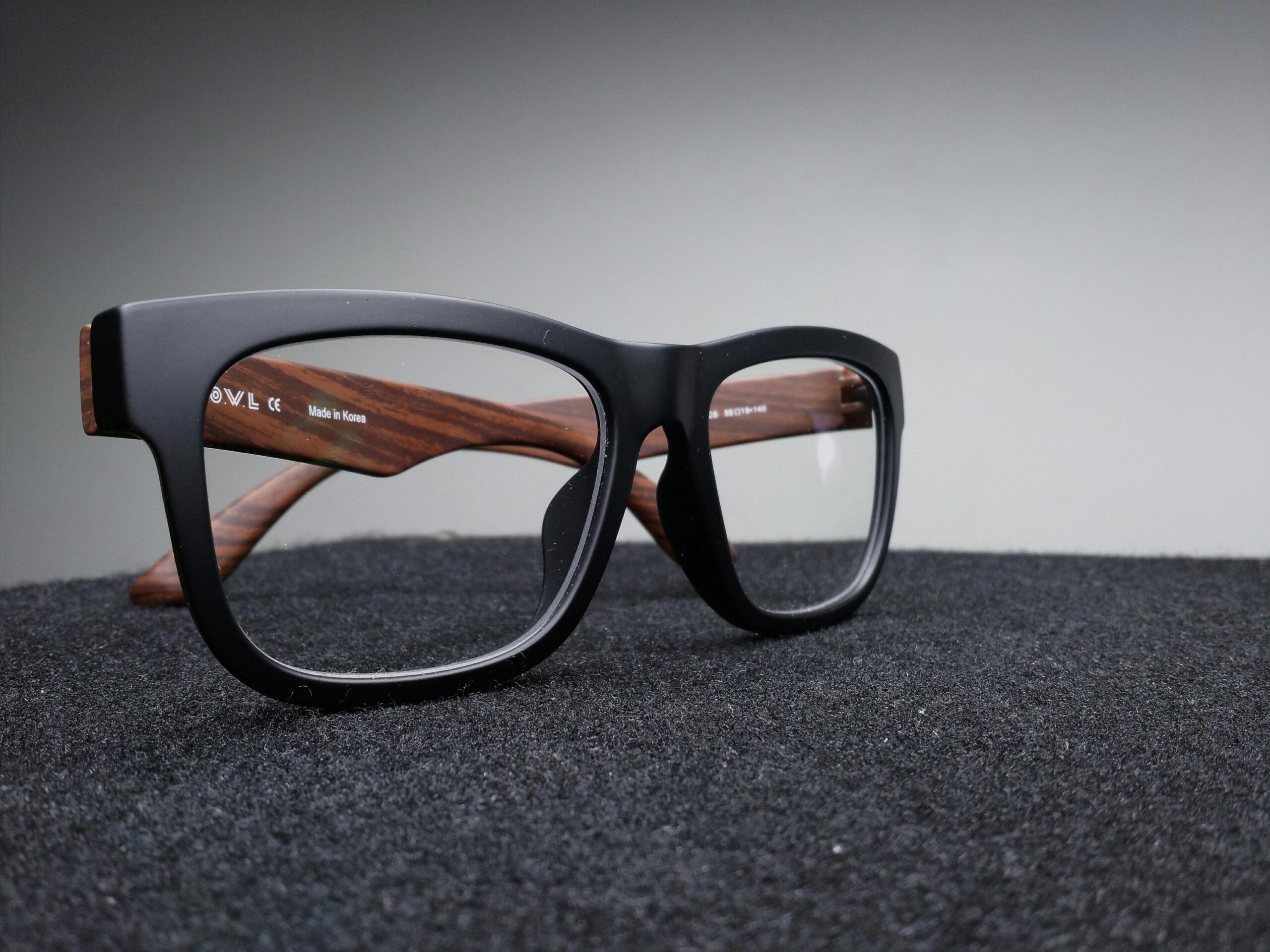 Why Wrap Around Glasses Offer Better Coverage