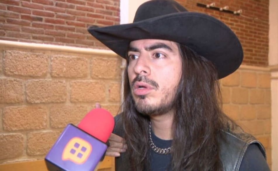Rey Grupero Rise to Stardom in the Face of Controversy