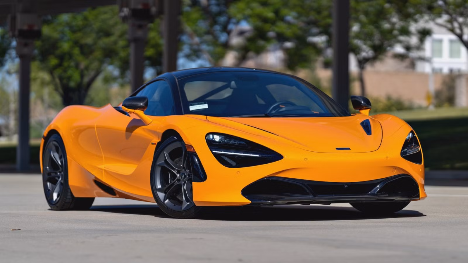 Luxury Without Compromise: How McLaren Combines Comfort and Performance