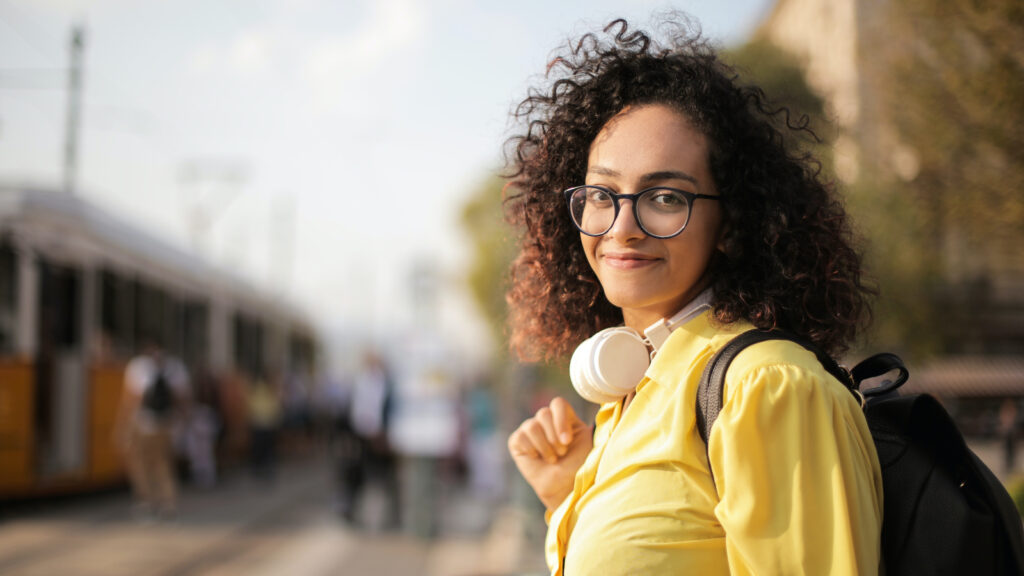 Pros and Cons of Progressive Glasses, That Make Them What They Are