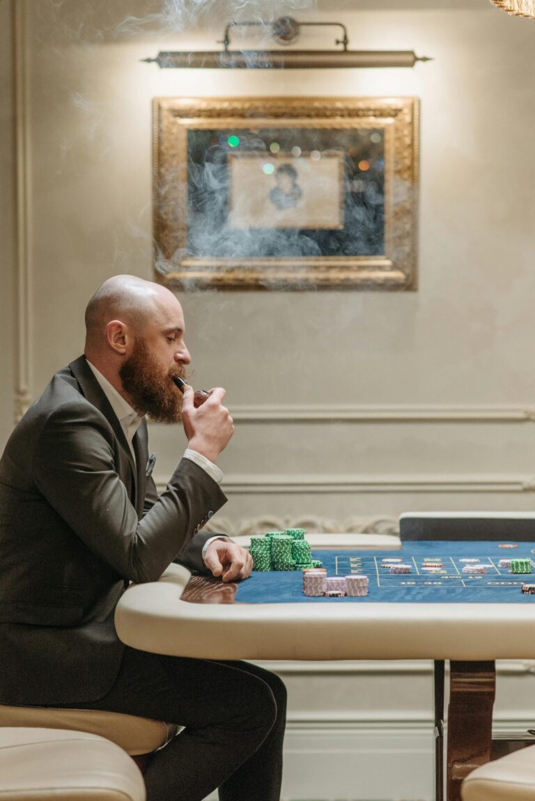 Balancing Your Travel Plans Between Casino Tourism and Online Casino Gaming